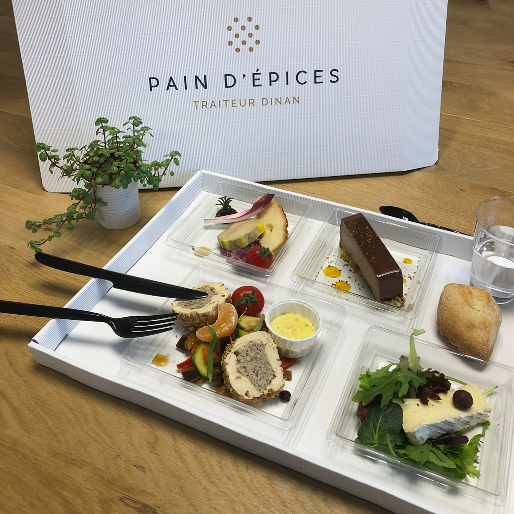 plateaux-repas-pain-depices-traiteur